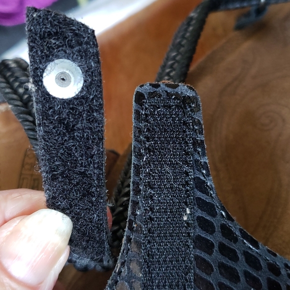 TAOS ZIGGIE HOOK &LOOP LEATHER SANDALS SZ 10-10.5 black - Picture 10 of 12